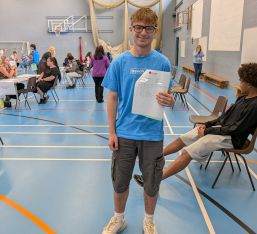 GCSE Results Recognise Students Hard Work and Commitment