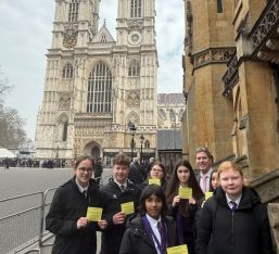 Students Head To The Abbey For Commonwealth Service